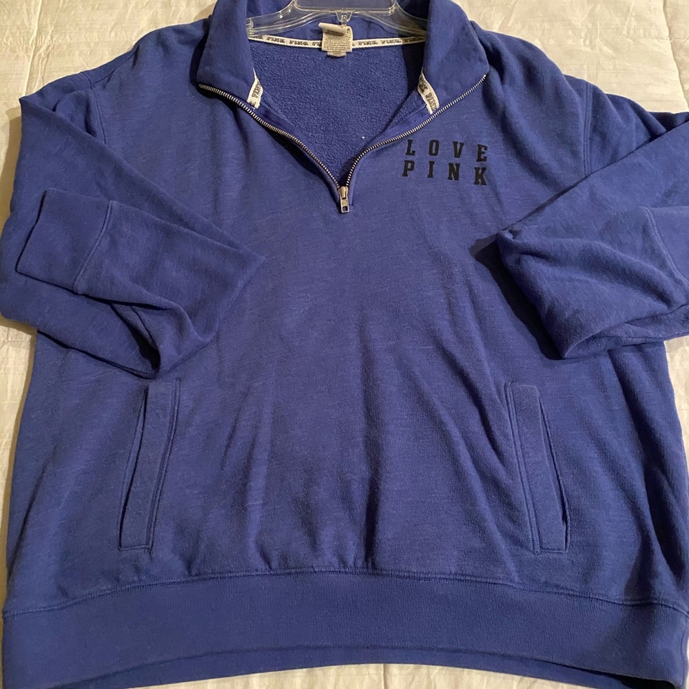 Pink sweatshirt, blue, large.